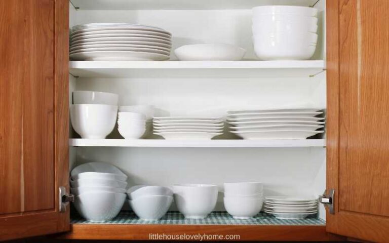 8 Ways to Organize Kitchen Cabinets For Maximum Space