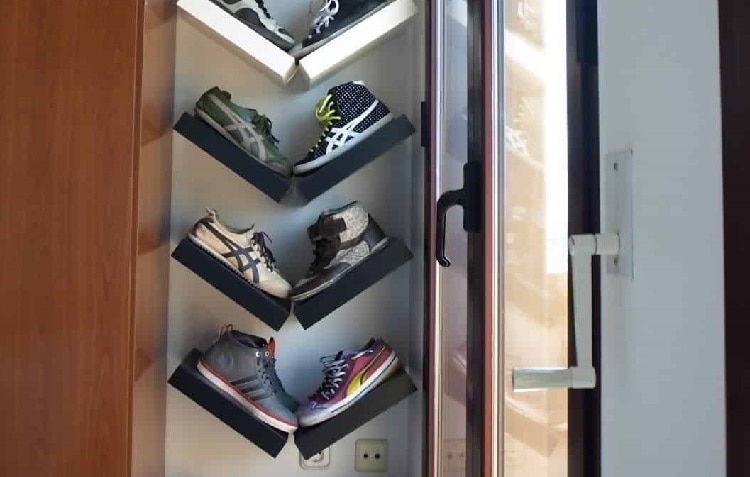 v-shaped shoe shelve