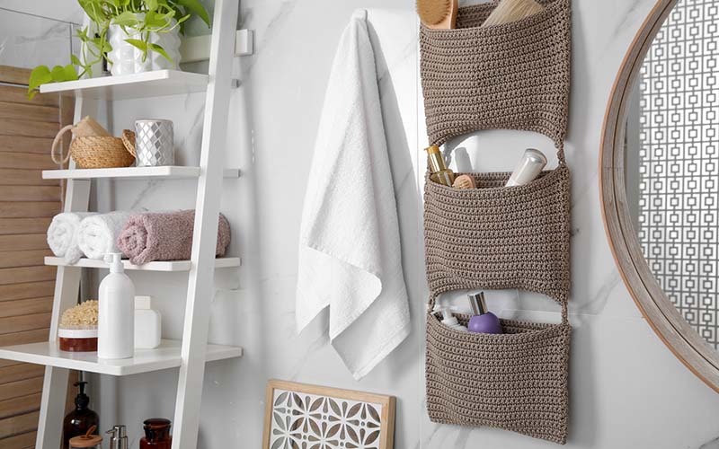 angst Tranquility Lure 15 Ways to Organize Makeup in a Small Bathroom