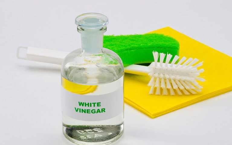 how-to-remove-paint-with-vinegar-4-steps