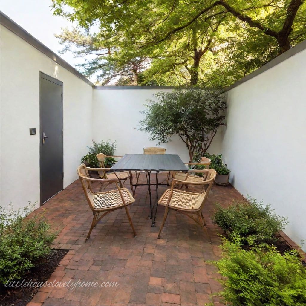 Simple Small Courtyard Ideas